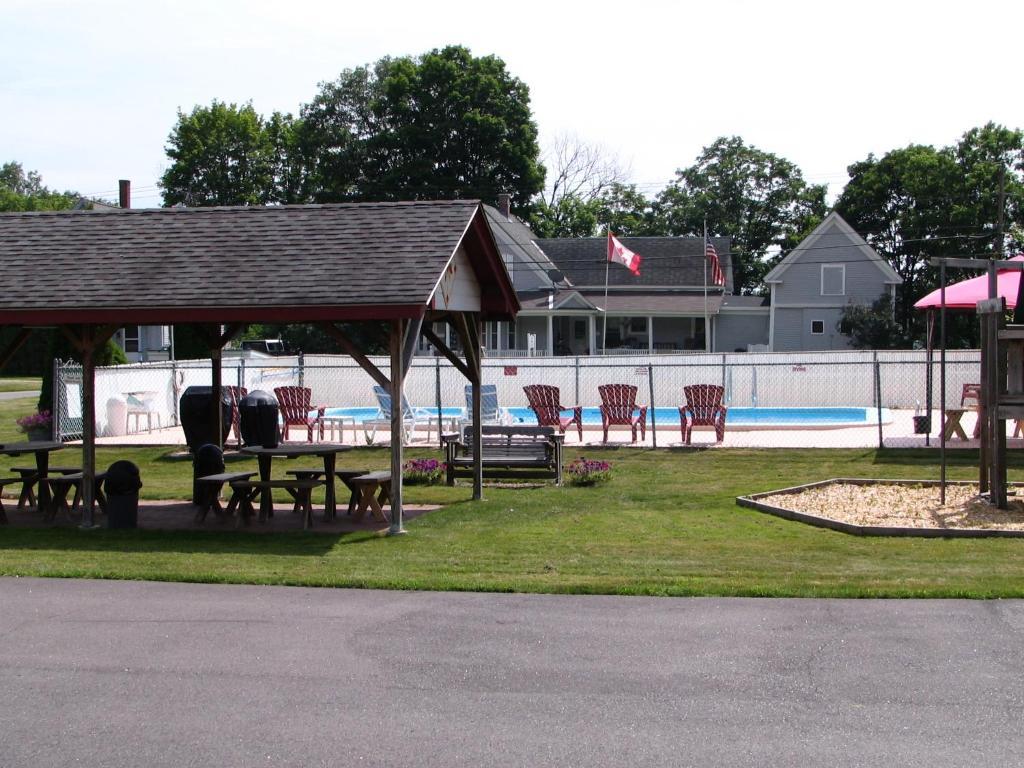 Maple Leaf Motel Littleton Exterior photo